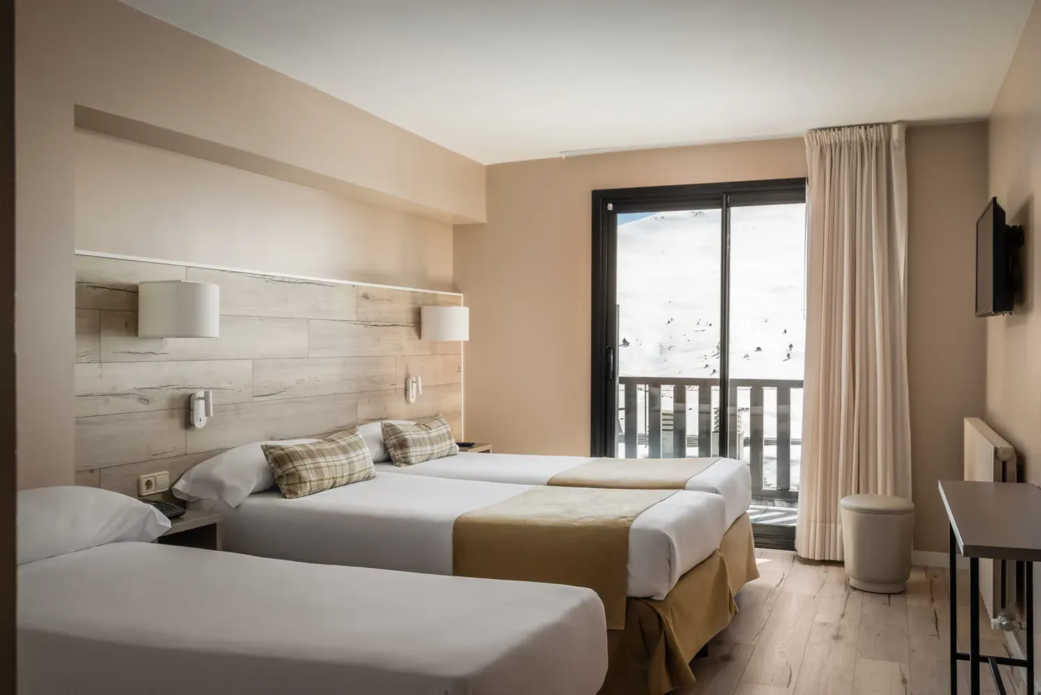 Hotel Caribou