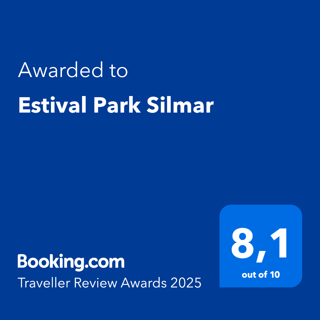 un cartel azul que dice " premiado a estival park silmar "