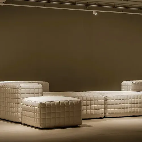 Luxuriöses weißes Sofa im Estival Maramar | Estival Group | Tarragona | Offizielle Website