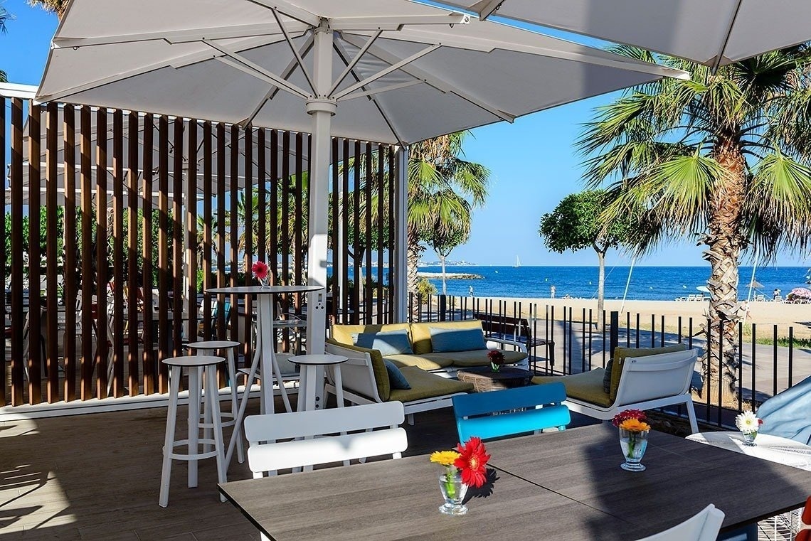 Club de plage avec vue sur la mer, Beach Club Eldorado | Estival Eldorado | Cambrils | Site Web Officiel
