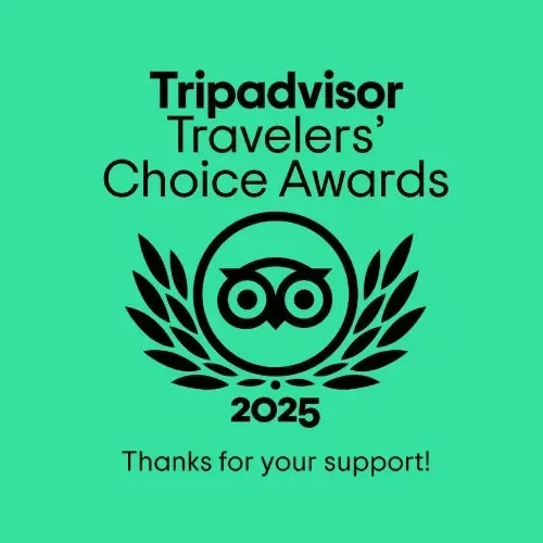 Logo de ESTIVAL: Corporativa "Travellers' Choice Awards 2025" de TripAdvisor.