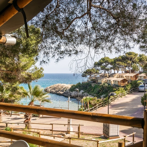 Estival Torre de la Mora: Bungalows frente al mar en la Costa Dorada. Reserva ya en Estival Group.