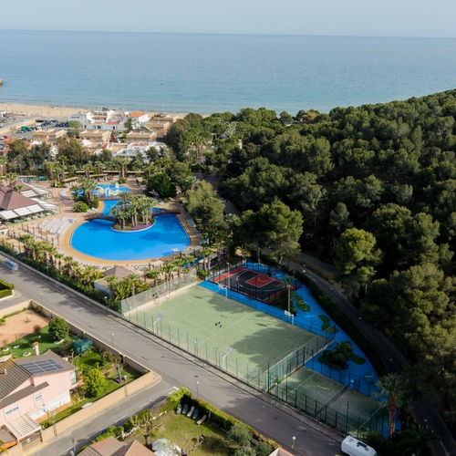 Estival Torre de la Mora: piscinas, deportes y playa en Tarragona. Reserva en Estival Group.