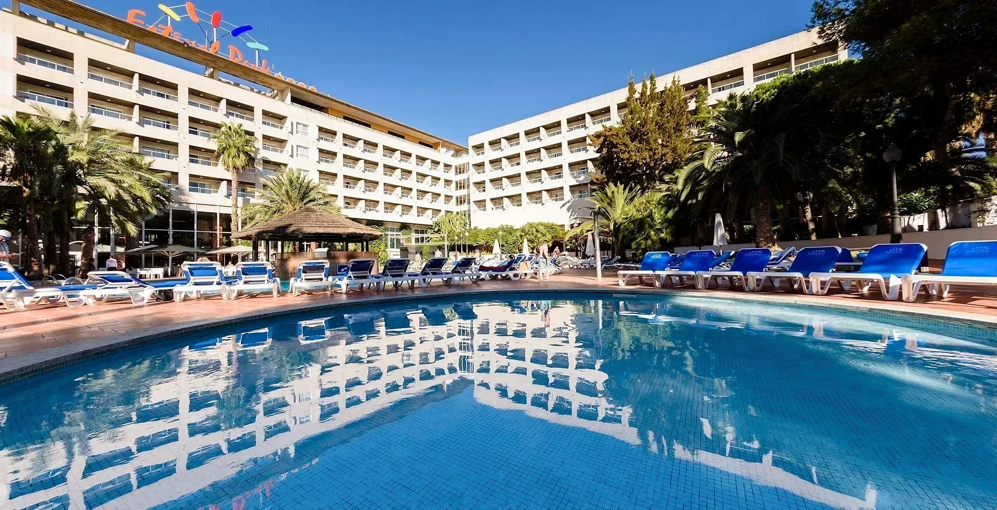 hotel.pictures.0.altText