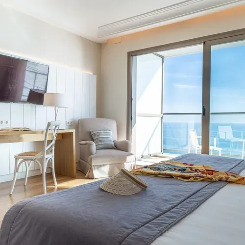 Estival Torrequebrada: Modern hotel room with sea view balcony, Estival Group