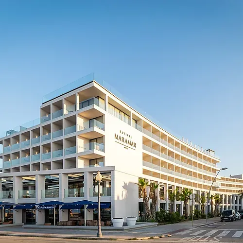 Estival Maramar Hotel, Tarragona. Moderne Architektur, Meerblick. Offizielle Website.