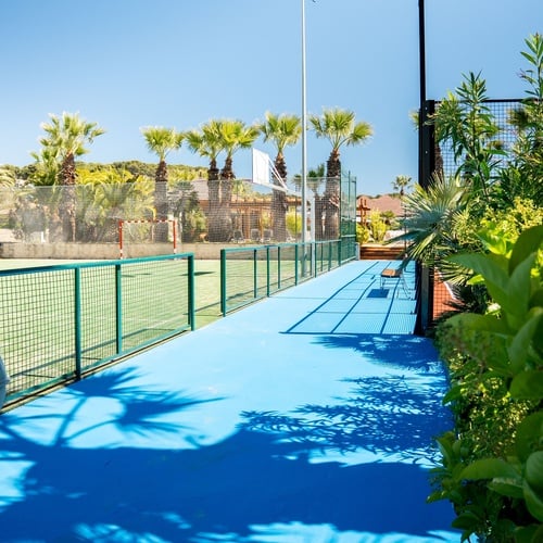 Pista polideportiva exterior en Estival Torre de la Mora | Estival Group | Tarragona.