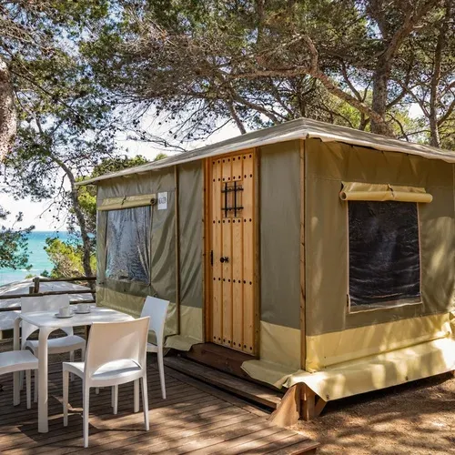 Cabine tentée vue mer à Estival Torre de la Mora, Estival Group, Tarragone.