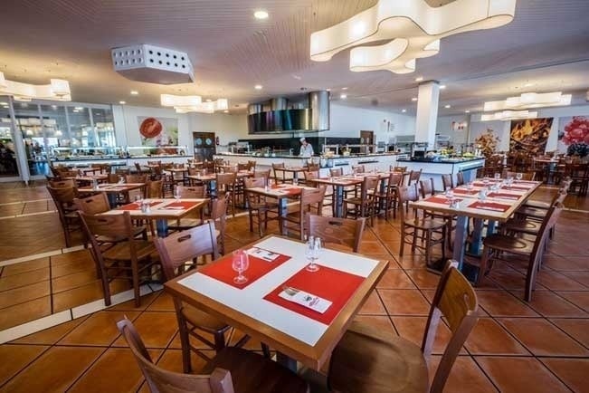 Restaurant buffet spacieux à El Buffet d'Altafulla | Estival Group
