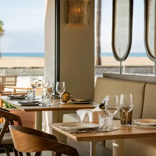 Stilvolle Tische mit Meerblick im Estival Maramar | Estival Group | Tarragona | Offizielle Website