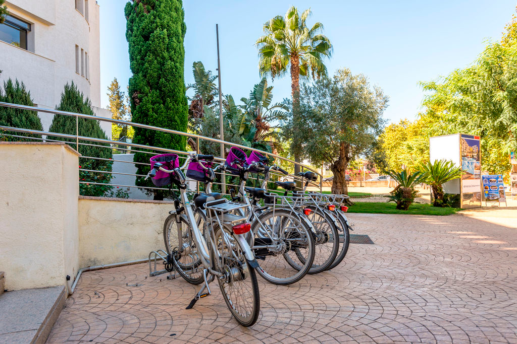 Vélos disponibles pour vos excursions au départ de cet hôtel. ESTIVAL: Corporativa