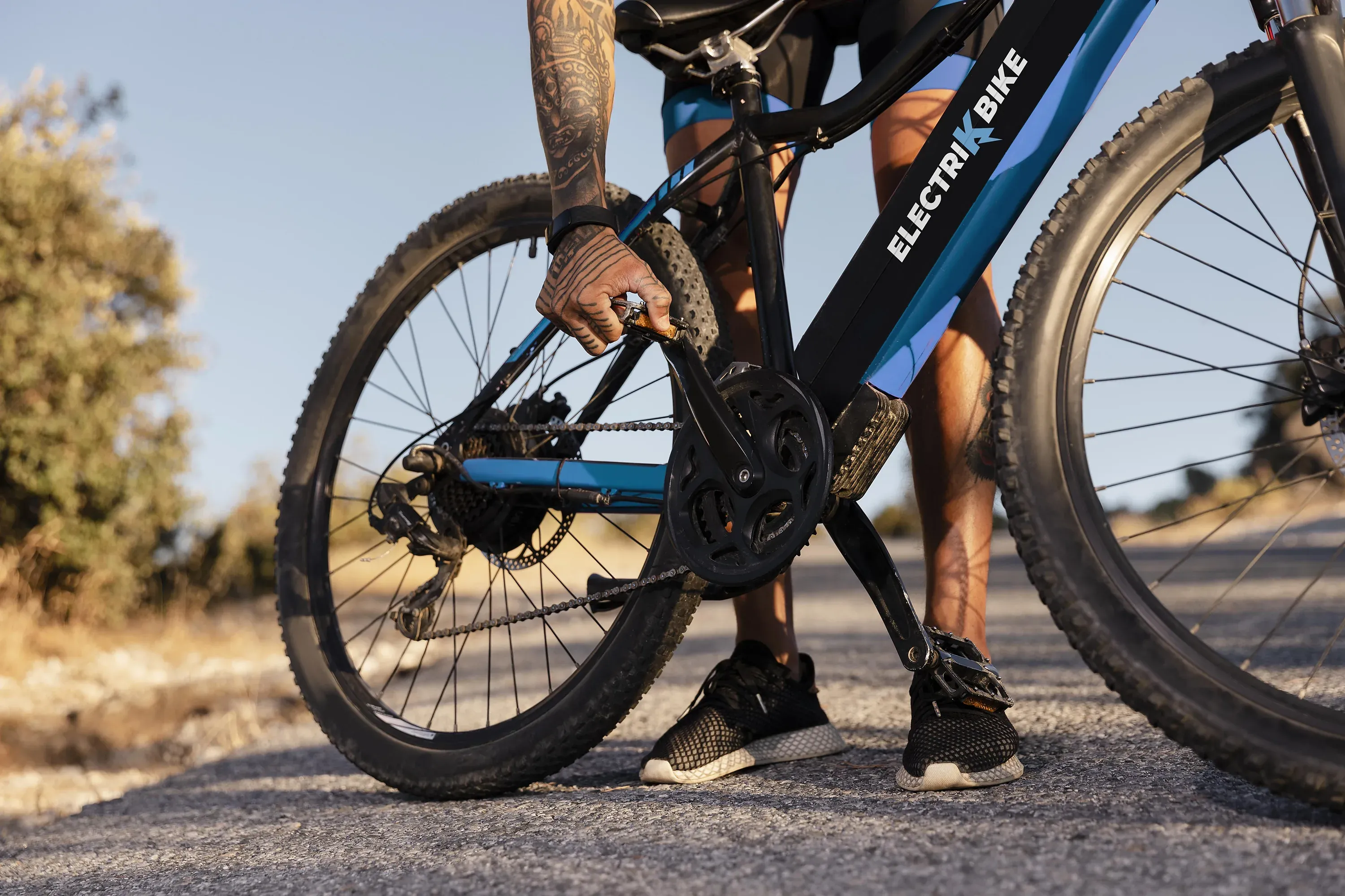 Radsportler genießen Ausblick; perfekt für ESTIVAL: Corporativa.