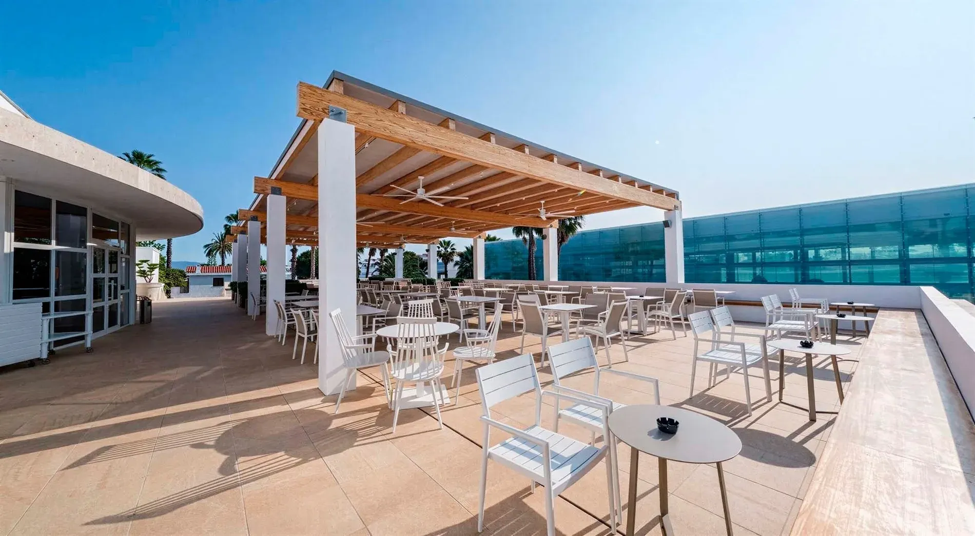 Rooftop terrace with tables and chairs | Gallery | Estival Oassium | Tarragona | Estival Group Hotels