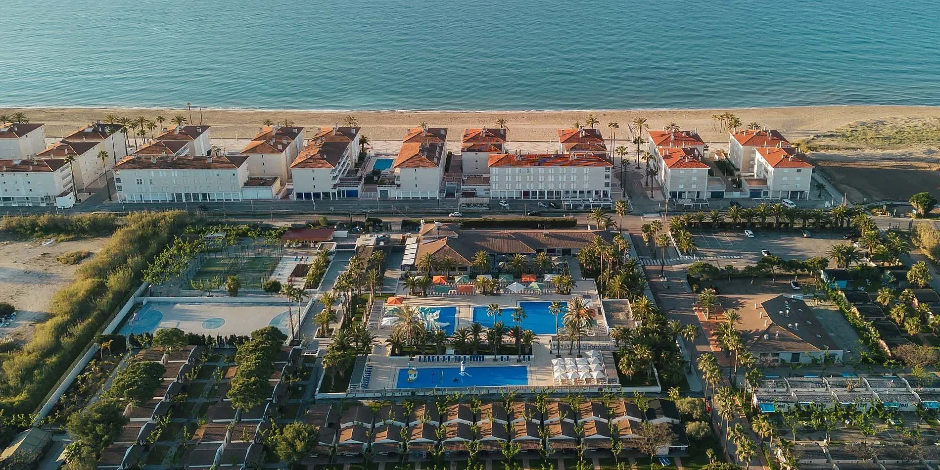Estival Vendrell Platja: Strandhotel in Katalonien mit Pools und Bungalows. Ihr Urlaub am Meer.