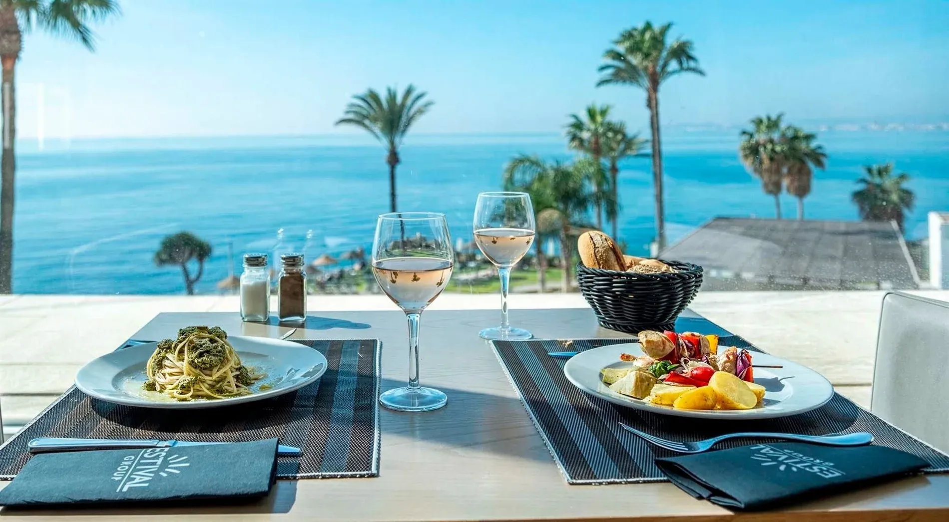 Gastronomy at Estival Torrequebrada Benalmádena: Delicious dishes with sea views.