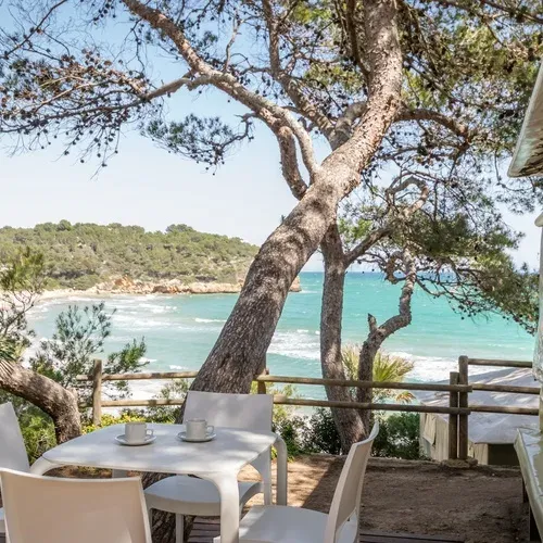 Terrasse d'Estival Torre de la Mora avec vue sur la mer, Tarragone.