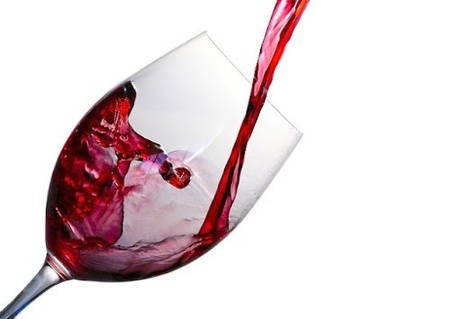Kostenloses Glas Wein + Tapa (Bar)