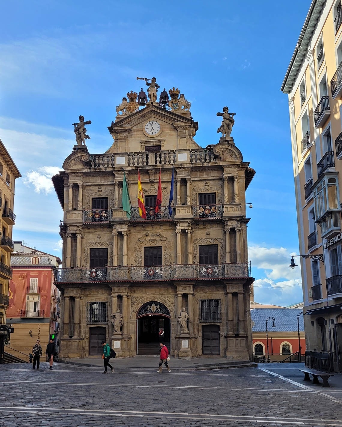 a building with a sign that says ' aenc ' on it