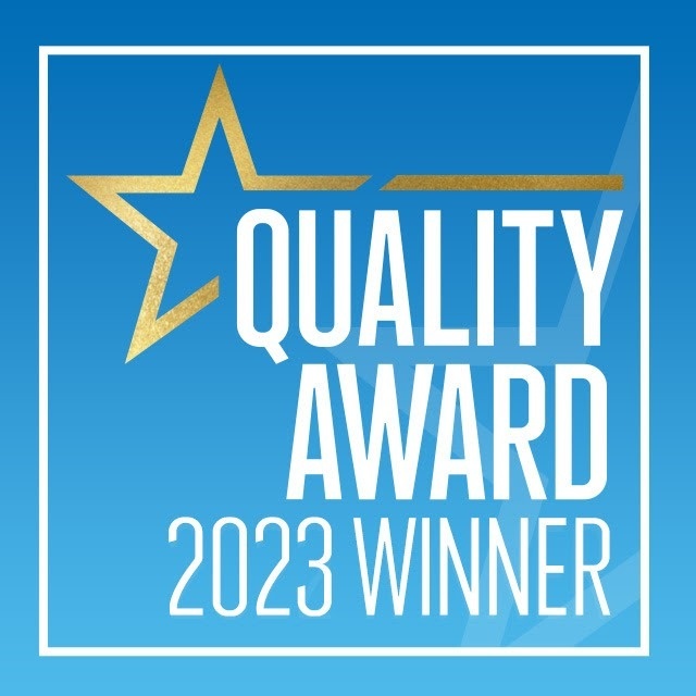 un logotipo para el premio de calidad 2023 ganador