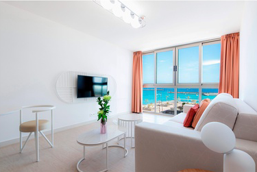 PLUS FARIONES SUITE HOTEL 