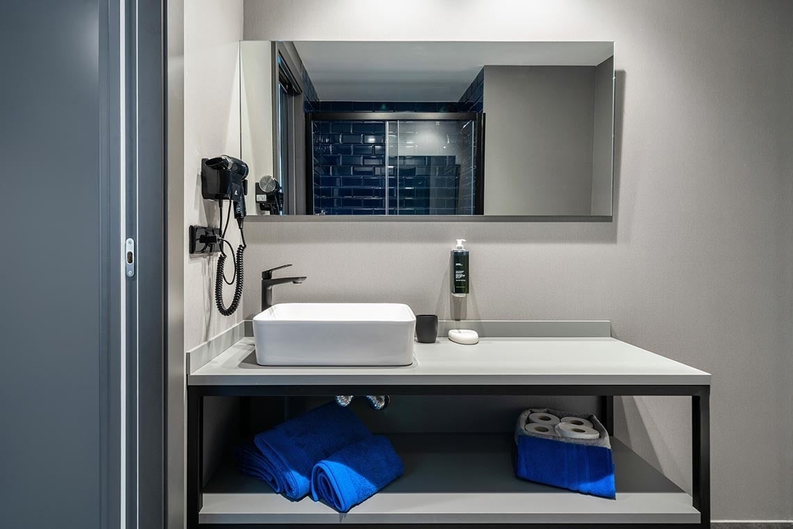 Baño moderno en Nest Style Valencia Hotel | Feet Up | Valencia | Web oficial
