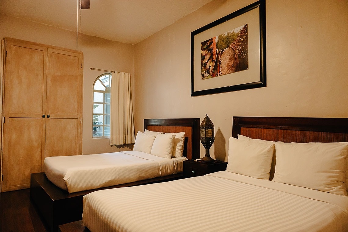 Double bed in Hotel del Portal
