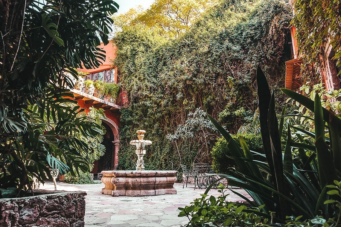 Charming Gardens inside the hotel