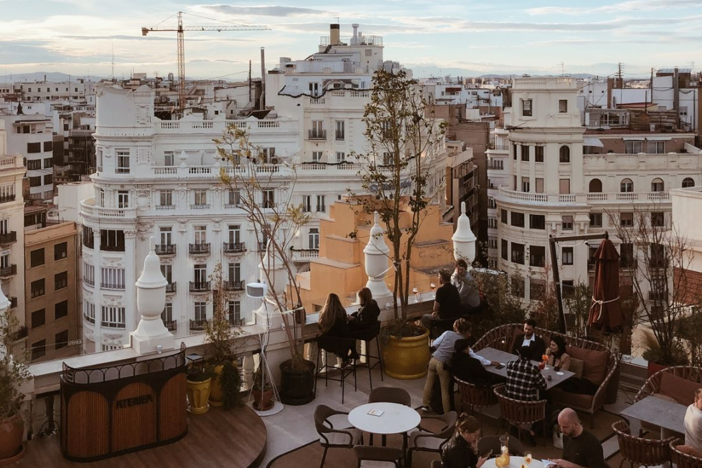 Terraces and rooftops: The Valencian "tardeo"