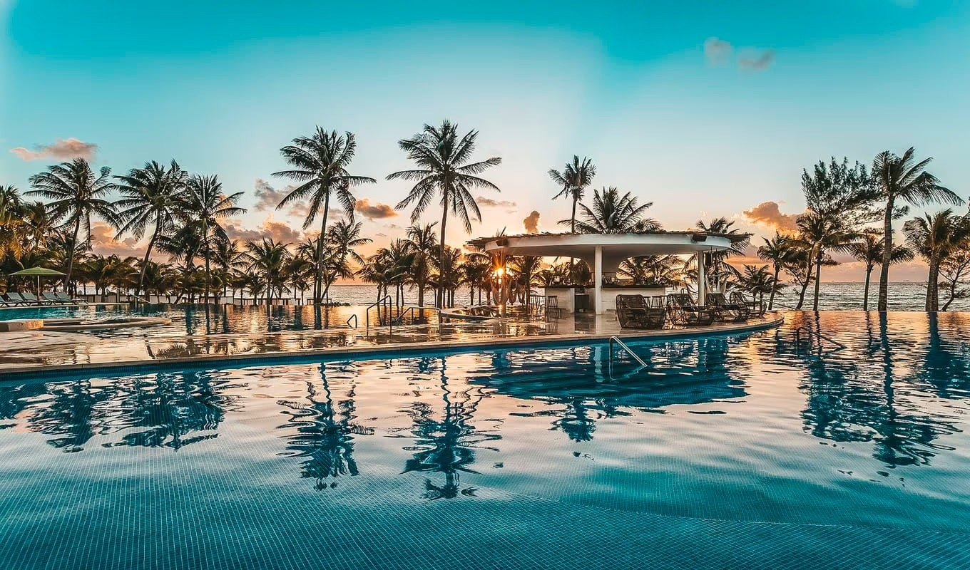 
              Celebrating Excellence: The Fives Beach Hotel & Residences and The Fives Oceanfront Honored at 2023 Travelers Choice™ Awards