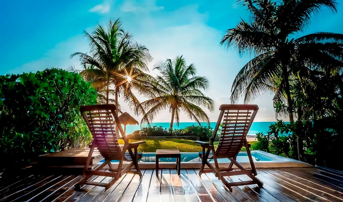 
              The best kept secret in the Riviera Maya: The Beachfront, the adults-only retreat of The Fives Hotels & Residences