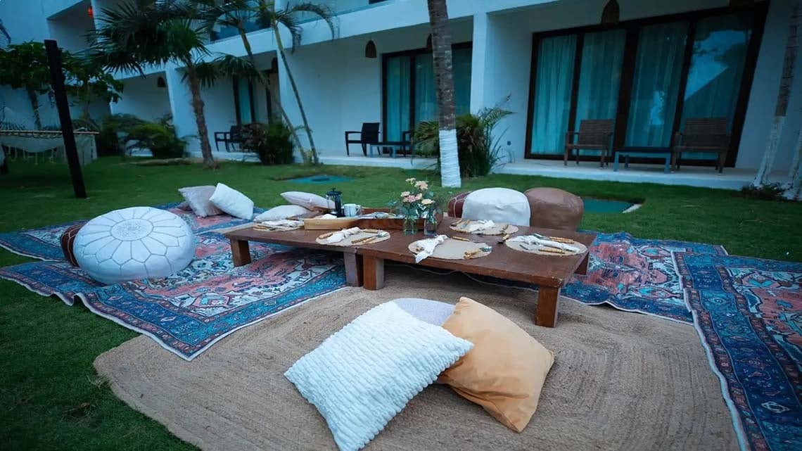 Picnic lujoso frente al mar para Eventos | The Beachfront by The Fives Hotels | Web oficial.