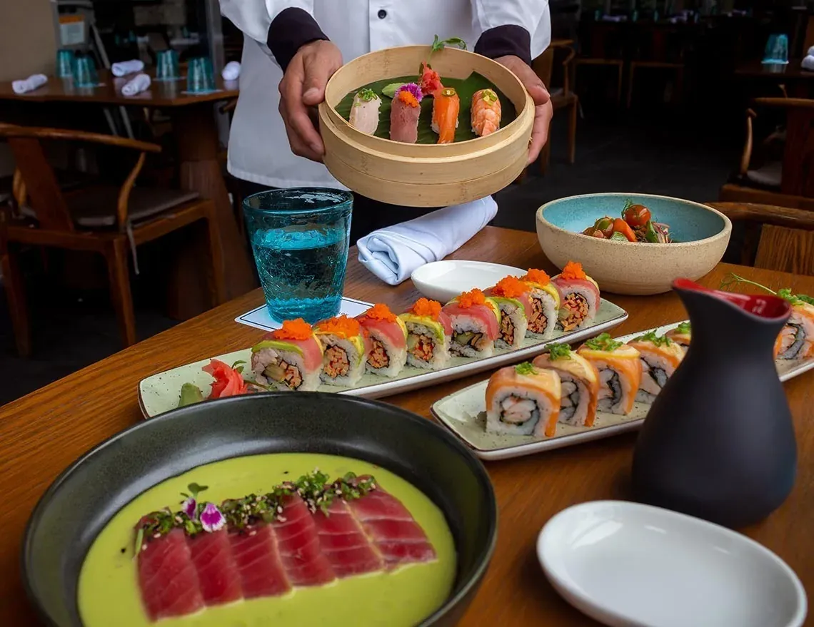 Delicioso sushi y sashimi en The Fives Beach Hotel - Á la Carte All Inclusive | México.