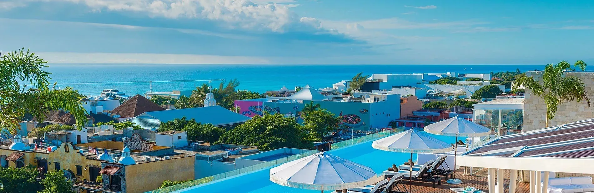 Piscina infinita con vista al mar en Destinos | The Fives Hotels, México. ¡Reserva hoy!