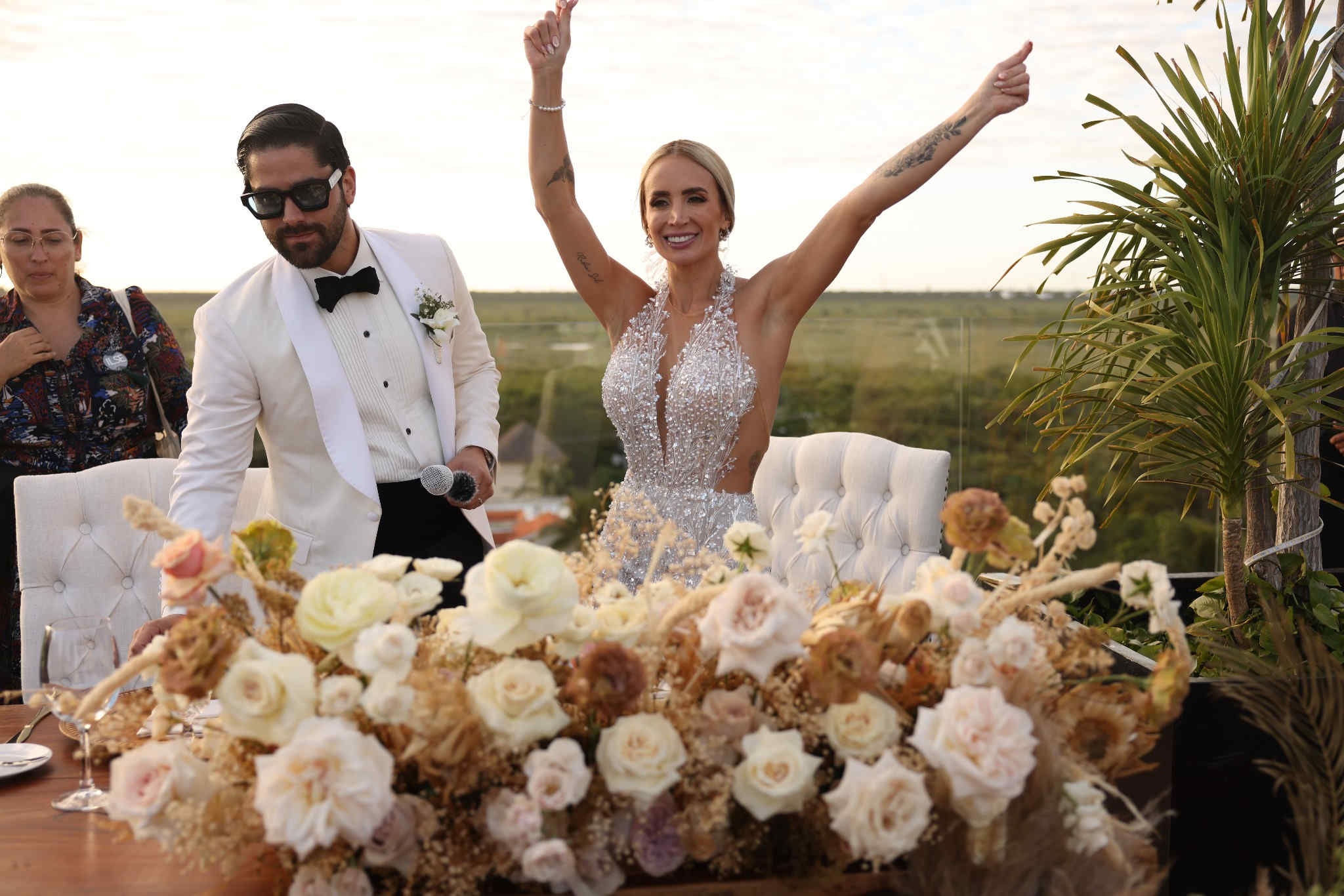 Fin de semana de boda destino con locaciones rooftop y terraza en The Fives Hotels