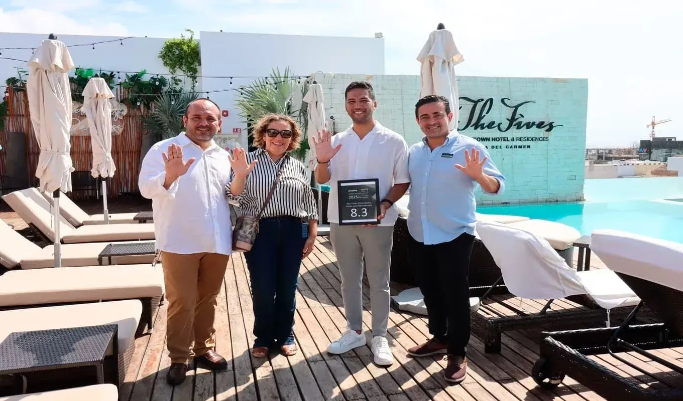 El Fives recibe el Premio Priceline Customer Review 2023 por su excelencia.