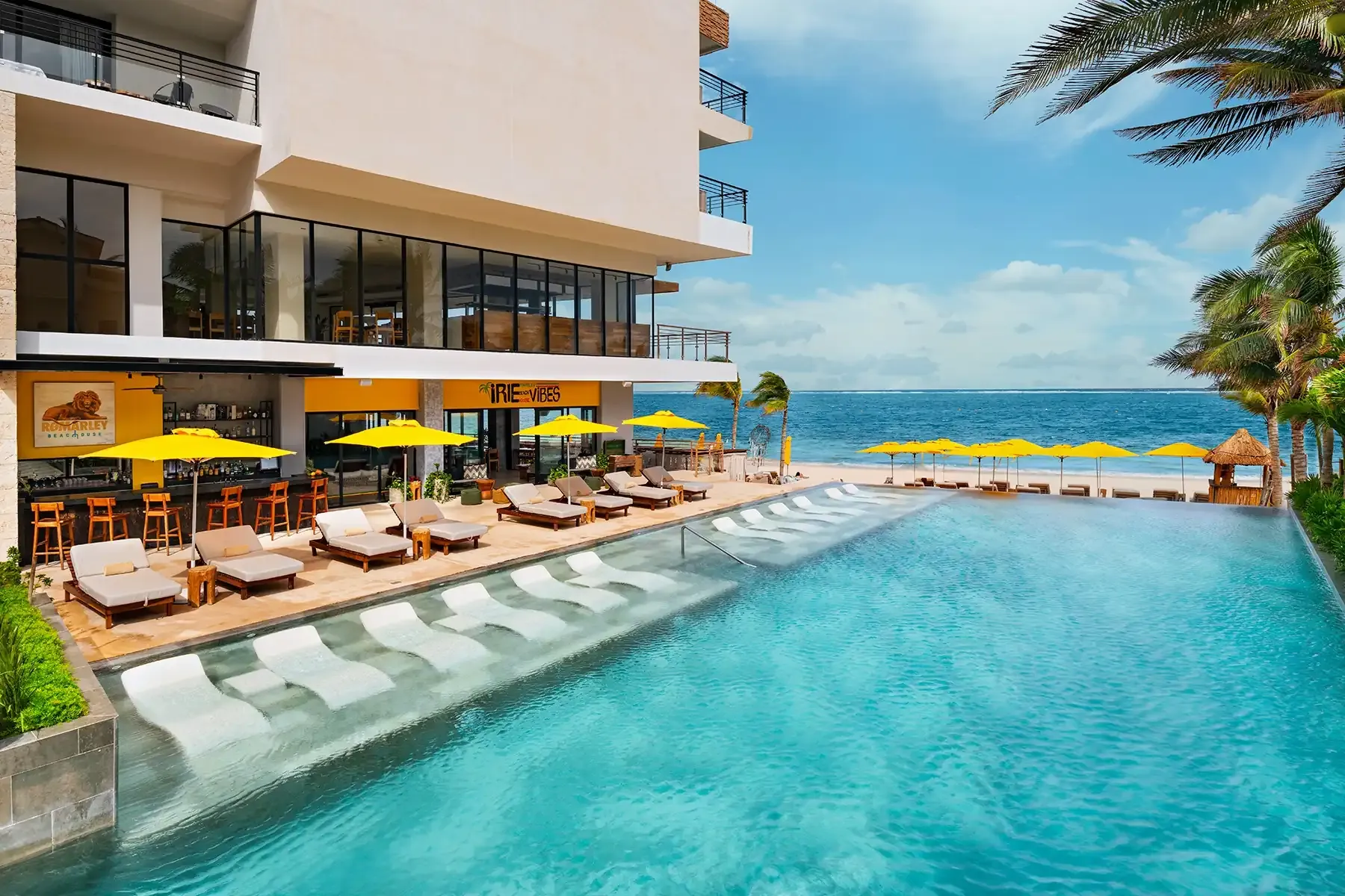 The Fives Oceanfront Puerto Morelos frente al Caribe Mexicano