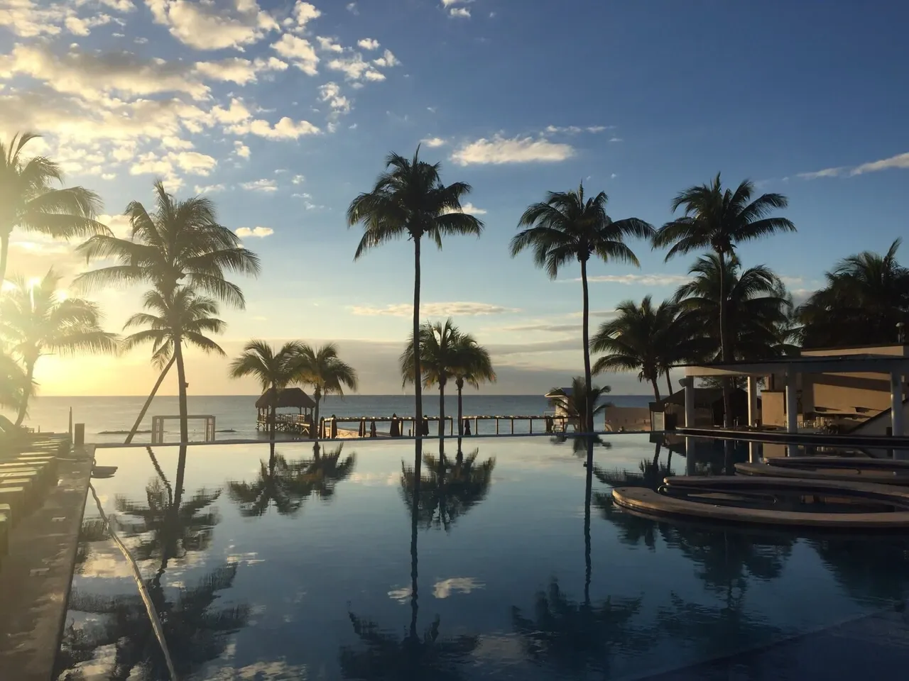 Atardecer y vacaciones de septiembre en The Fives Hotels en el Caribe Mexicano