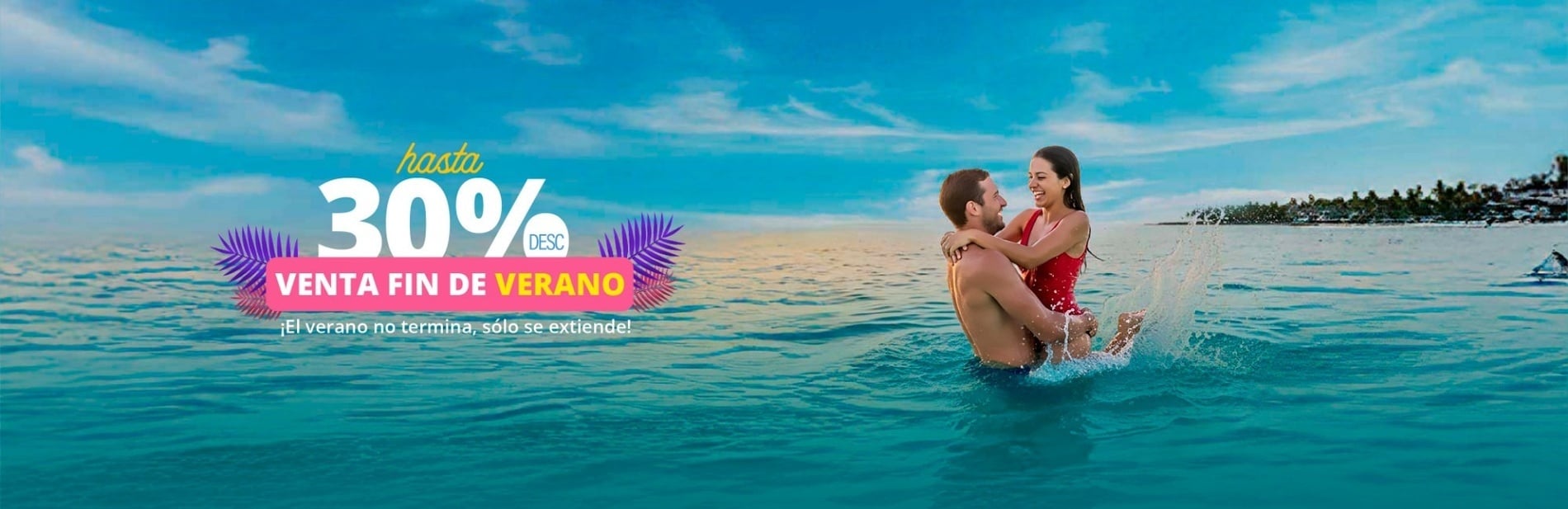 un hombre y una mujer se paran en la puerta de una piscina