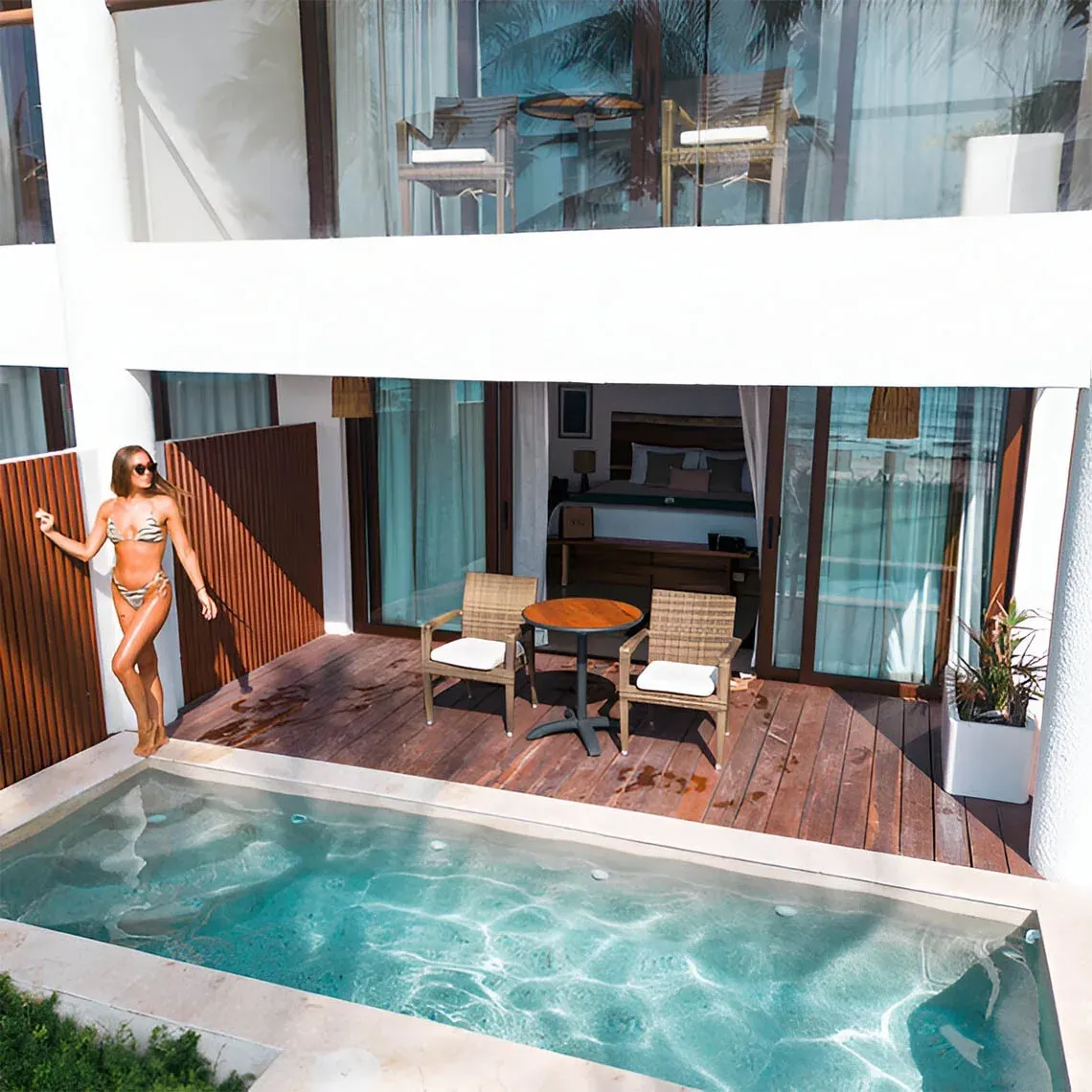 The Fives Corpo: Modern room with private pool and ocean views.