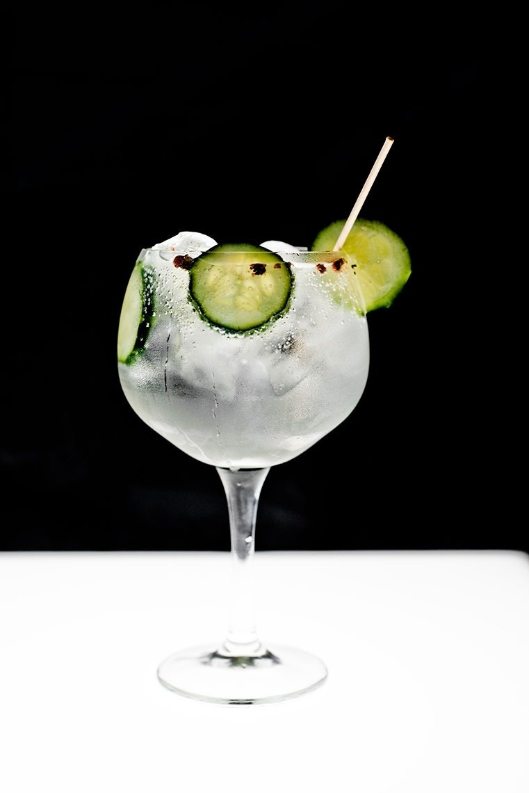 Gin and tonic with cucumber at Golden Tulip Sao Joao da Madeira | Official website.