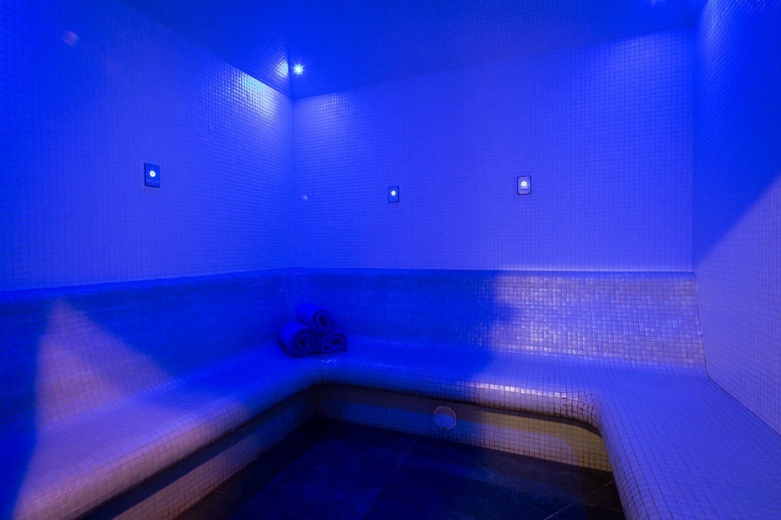 Desfrute de um banho de vapor azul no Monchique Resort & SPA, parte da Flagworld Hotels.