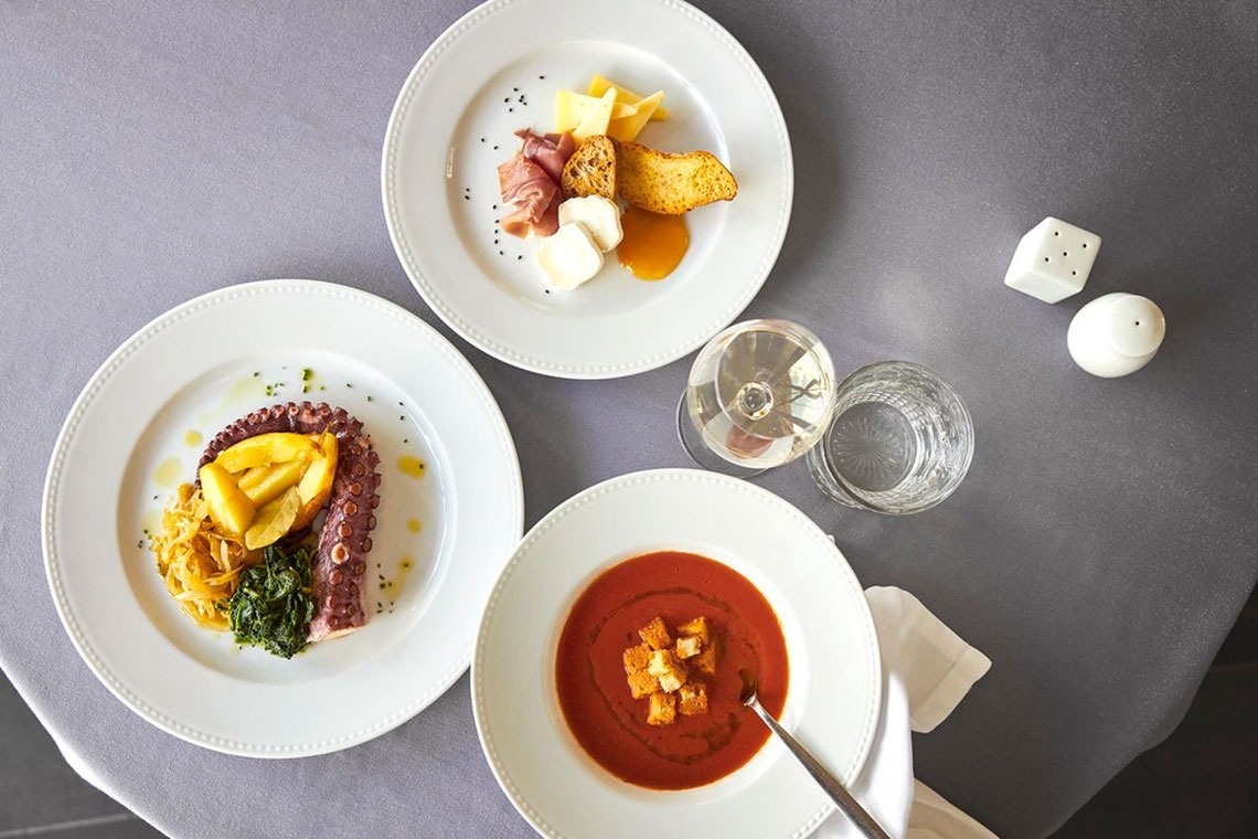Pratos gourmet em Monchique Resort & SPA by Flagworld Hotels | Website oficial: polvo, sopa e queijos.