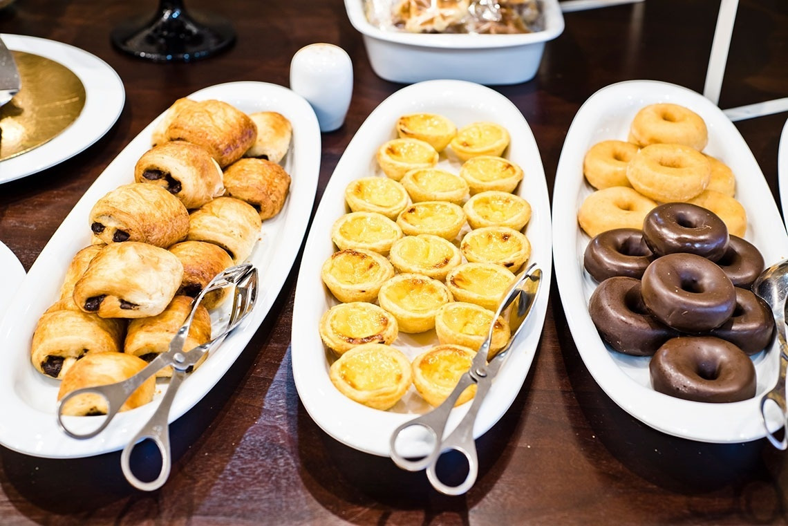 Golden Tulip Sao Joao da Madeira: Pastries, tarts, and donuts at official website.