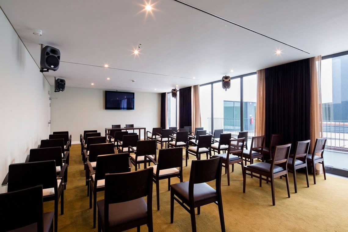 Sala de conferências moderna no Monchique Resort & SPA by Flagworld Hotels | Website oficial