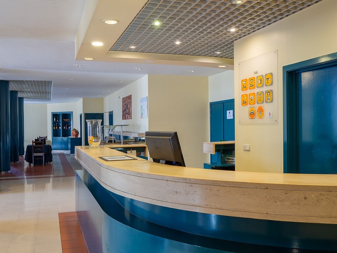 Reception desk at Flag Hotel Guimarães Fafe. Welcome to our official website.