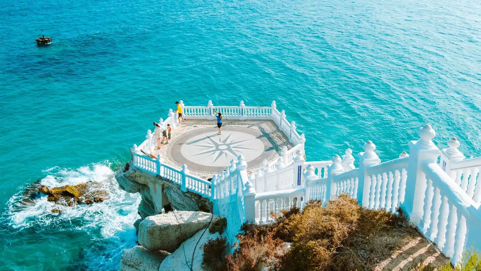 
               Balcón del Mediterráneo de Benidorm: un mirador imprescindible frente al mar