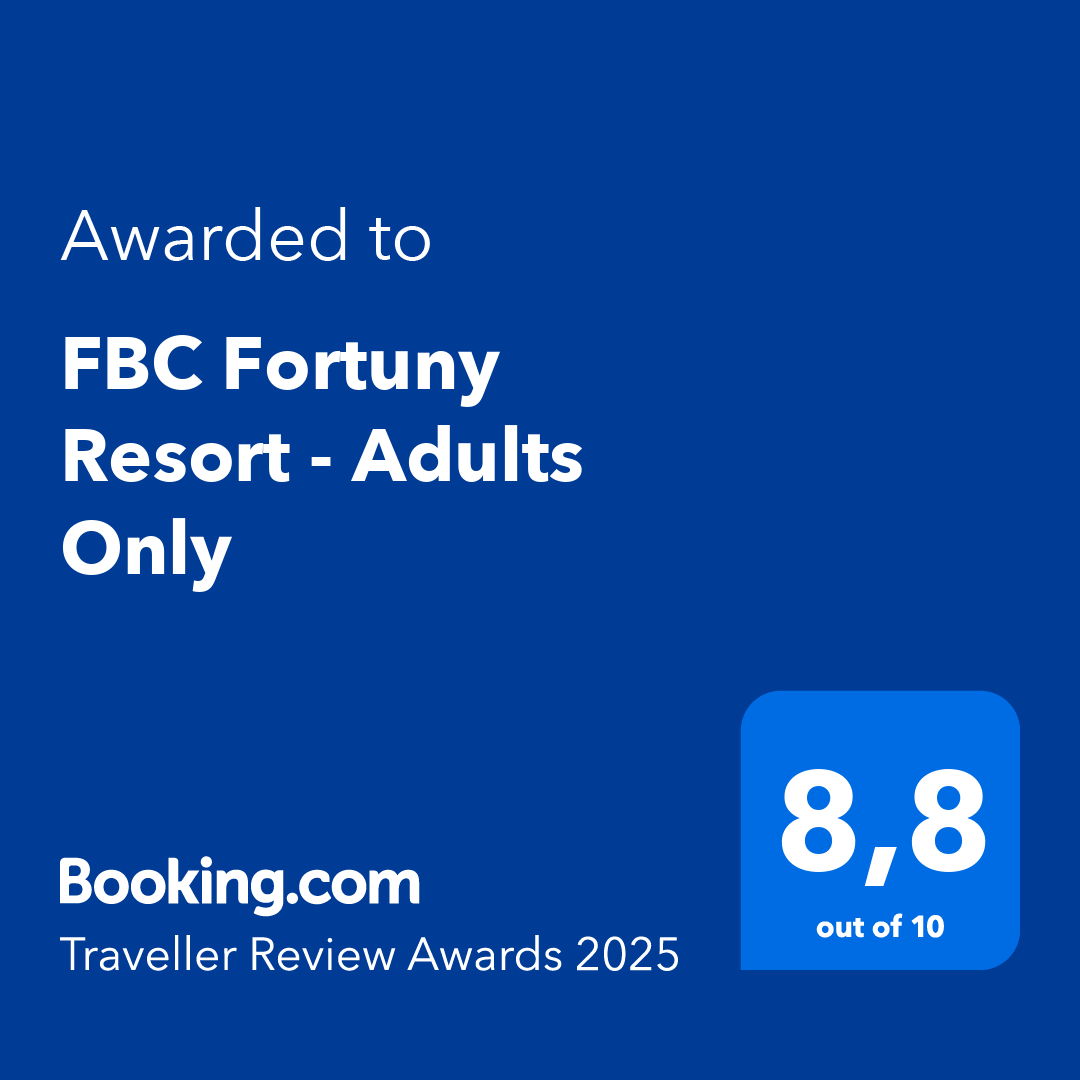 un cartel azul que dice " premiado a fbc fortune resort - adultos solo "