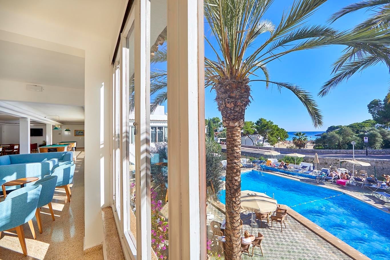 Disfruta de la piscina y la playa en Gavimar Cala Gran Costa del Sur, Cala d'Or.
