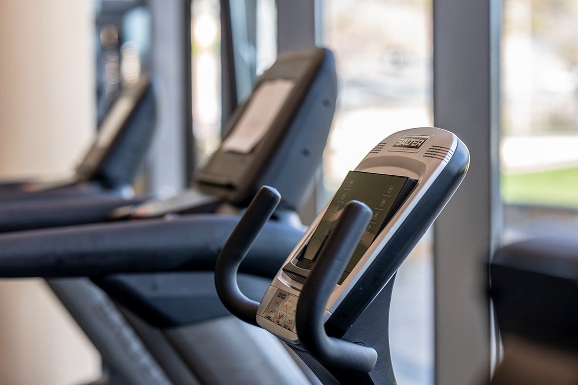 a room with a sign that says aiaiai on it