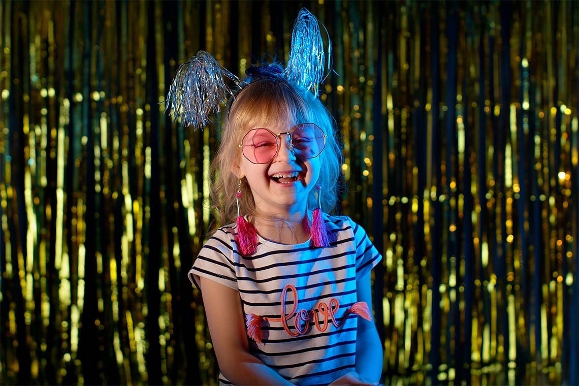 a room with a sign that says aiaiai on it